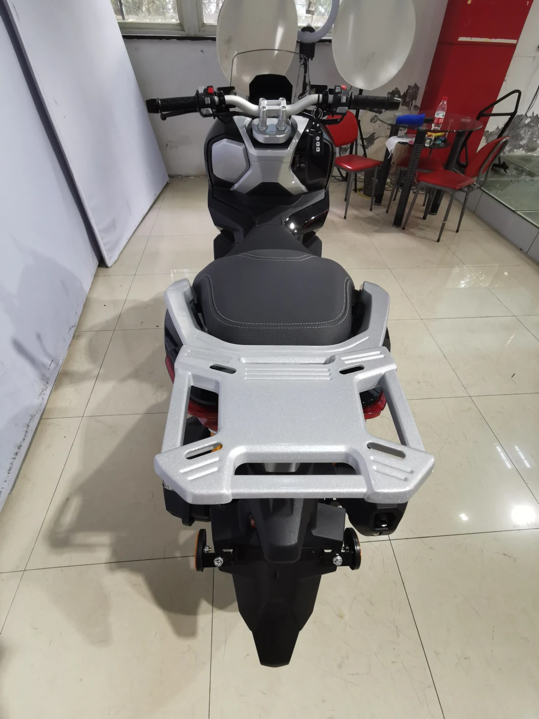 Geely Ming 150cc Water-Cooled Efi Gas Scooter Adv